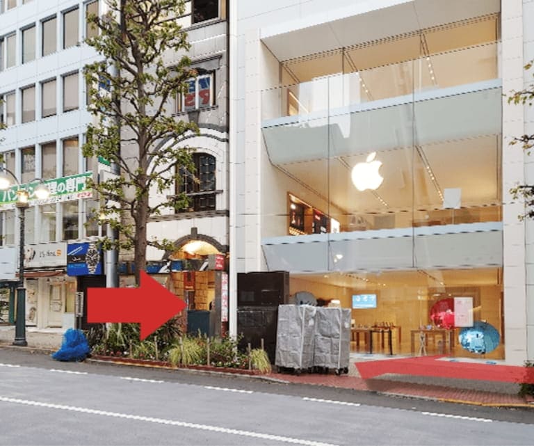 エコスタイル渋谷店はアップルストアを越えて一つ目のビルの1階です。