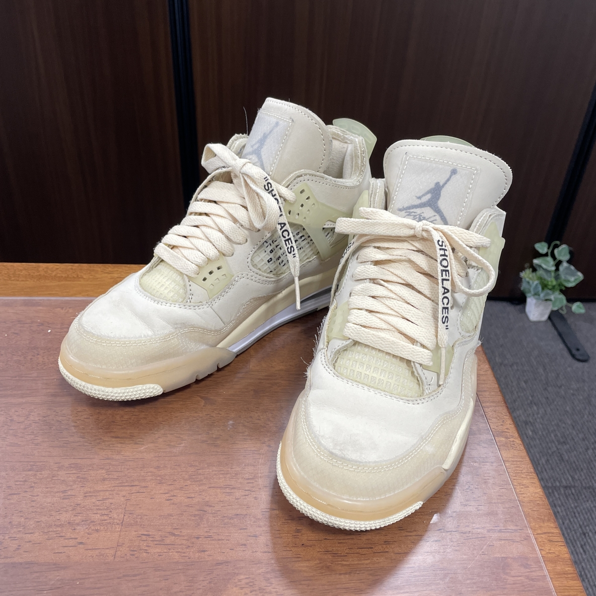 ナイキのCV9388-100 Off-White × Nike WMNS Air Jordan 4 SP Sail 24.5cmの買取実績です。