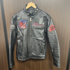 心斎橋店の出張買取で、テッドマンの200着限定シングルライダースジャケットを買取しました。状態は綺麗な状態の中古美品です。