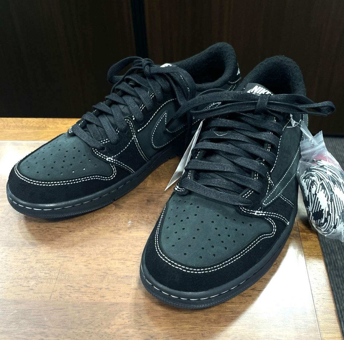 ナイキの【×Travis scott】DM7866-001 AIR JORDAN1 LOW 