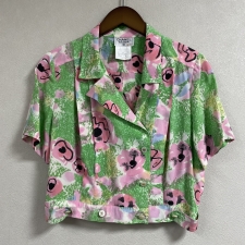 神戸三宮店でシャネルを買取。シルク素材でココマークボタンの総柄半袖シャツ、 P07536V05576を買取しました。状態は若干の使用感がある中古品です。