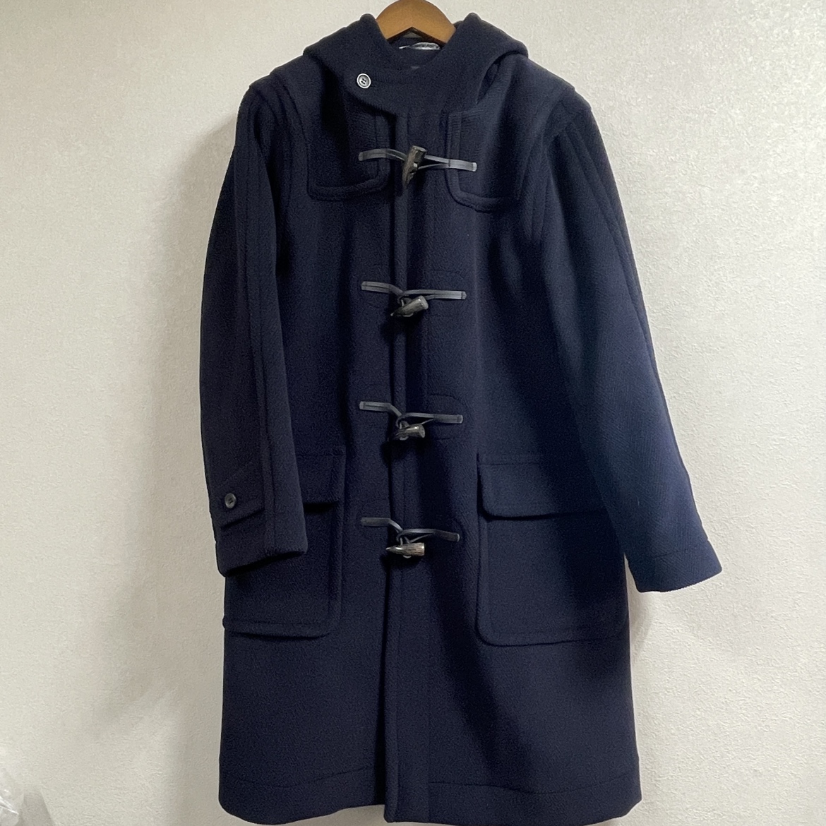 インバーティアの22年 ネイビー IV222BM25031 ウール100 牛革 JOSHUA ELLIS RELAX DUFFLE COAT ダッフルコートの買取実績です。