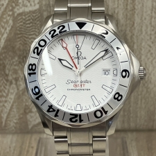 銀座でオメガのシーマスターを買取。300GMT自動巻き腕時計2538.20.00を買取ました。状態は若干の使用感がある中古品です。