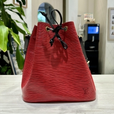 渋谷店で、ルイヴィトンのバッグ、M44172 プチノエを買取ました。状態は若干の使用感がある中古品です。