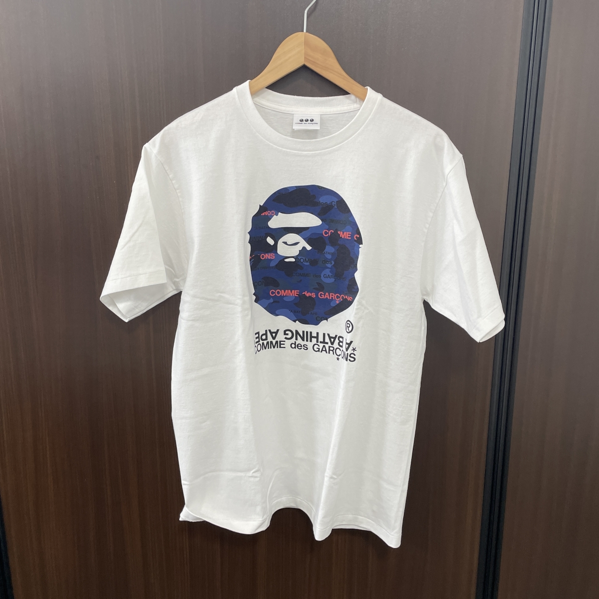 アベイシングエイプのコムデギャルソンコラボ ホワイト Tシャツ 001TEI731901Cの買取実績です。