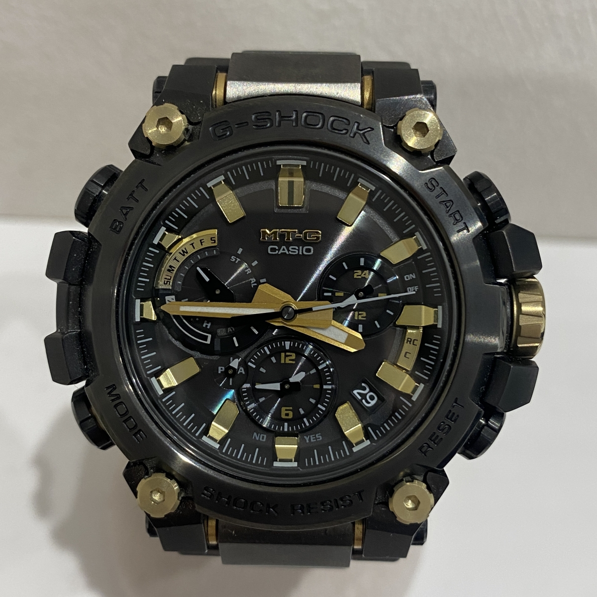 G-SHOCK(gショック)のMT-Gシリーズ ブラック×ゴールド ソーラー時計 MTG-B3000の買取実績です。