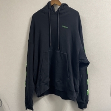 オフホワイト 23AW OMBB085F23FLE010 Moon Cam Arrow Skate Hoodie パーカー 買取実績です。