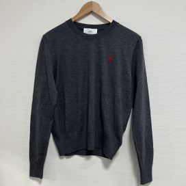 アミパリス(アミアレクサンドルマテュッシ)のグレー ウール100 ロゴ RED ADC SWEATERの買取実績です。