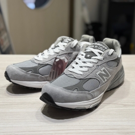 ニューバランスのグレー MR993GL スニーカーの買取実績です。