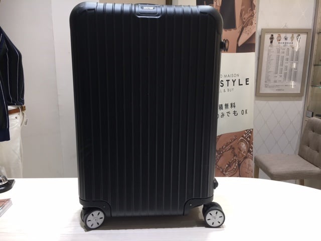 リモワの黒　サルサ　マットブラック　61Lの買取実績です。